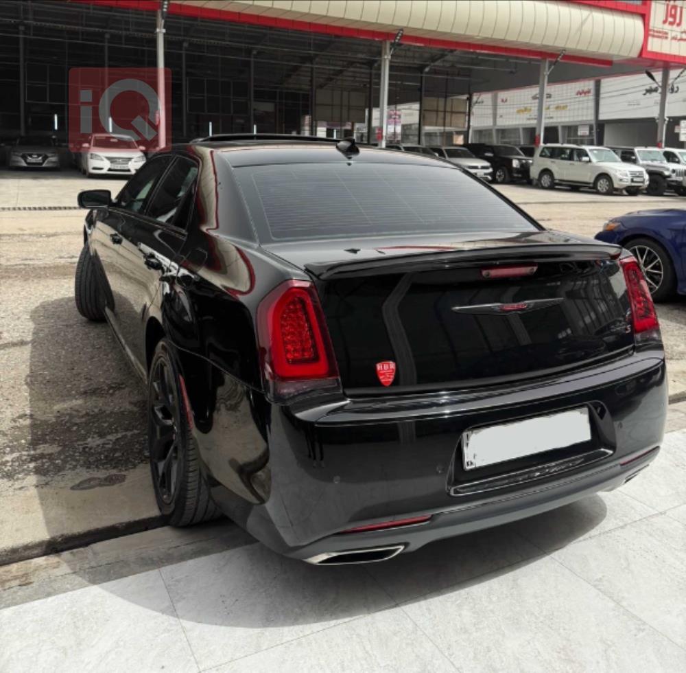 كرايسلر 300